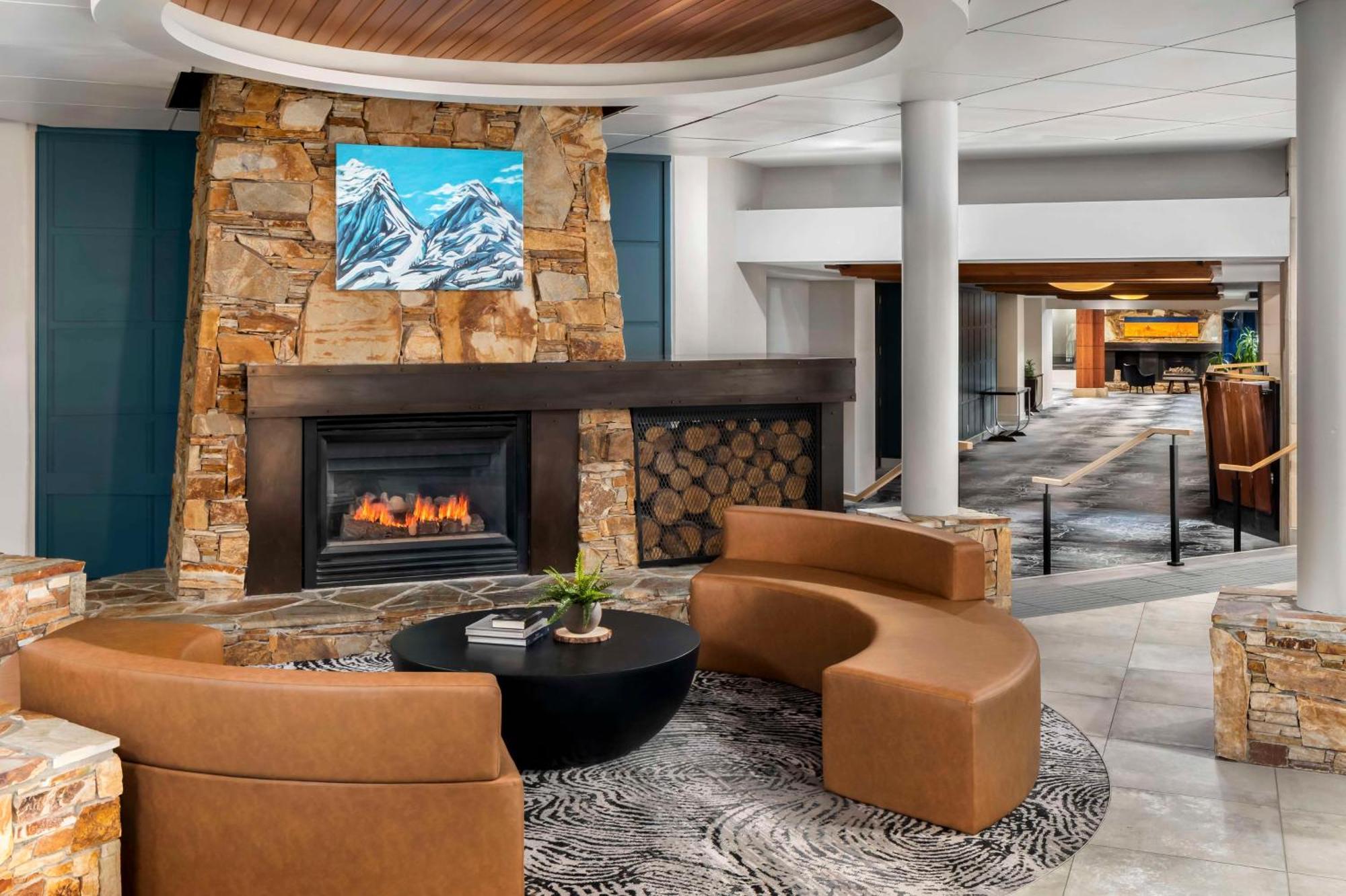Hilton Whistler Resort & Spa מראה חיצוני תמונה